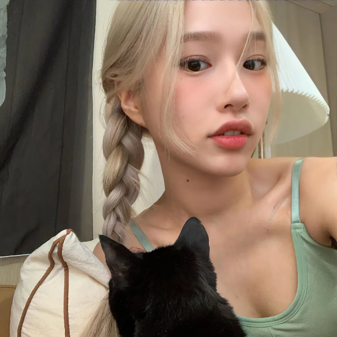 九顶假发的女孩