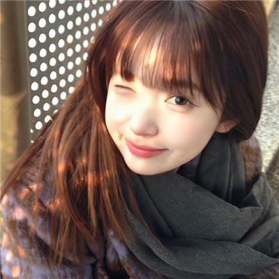 黑衣女孩